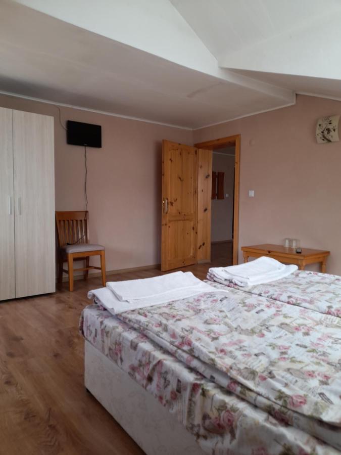 Yana Guest House Dobrinisjte Eksteriør bilde