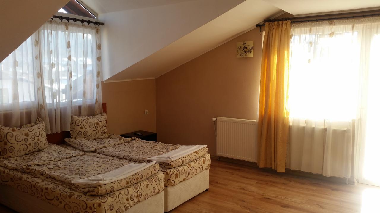 Yana Guest House Dobrinisjte Eksteriør bilde