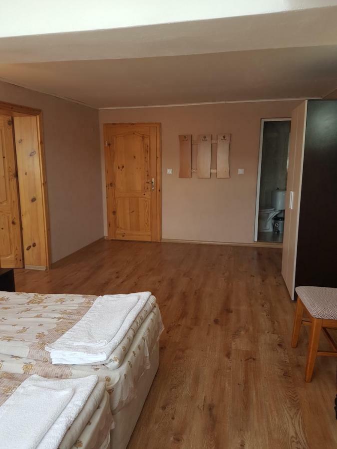 Yana Guest House Dobrinisjte Eksteriør bilde