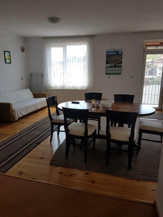 Yana Guest House Dobrinisjte Eksteriør bilde